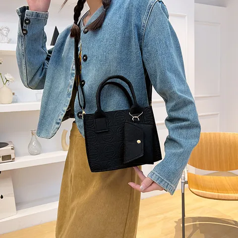 2-In-1 Felt Tote Handbag For Women Circular Embossed Crossbody Bag With Mini Pouch Solid Color Fashion Casual Daily Shoulder Bag