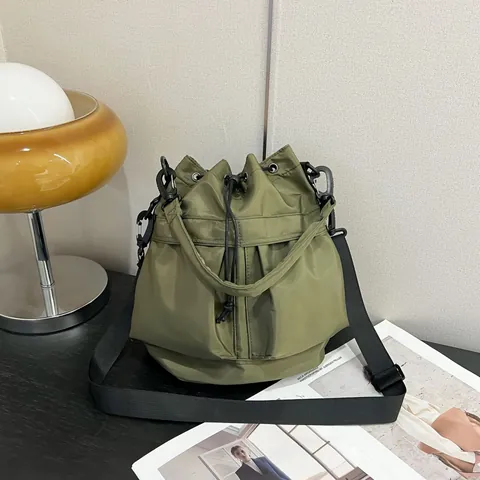 Bolso Bombonera de Nailon para Mujer Con Cordón Gran Capacidad Casual Crossbody Bolso de Hombro Con Correa Ajustable Color Sólido Bolso de Mano