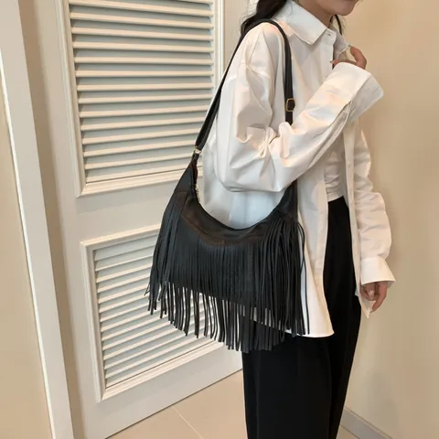 Borsa Hobo Bohemienne con Frange da Donna Vintage Grana di Ciottolo Pelle Sintetica Borsa a Spalla Tracolla Regolabile