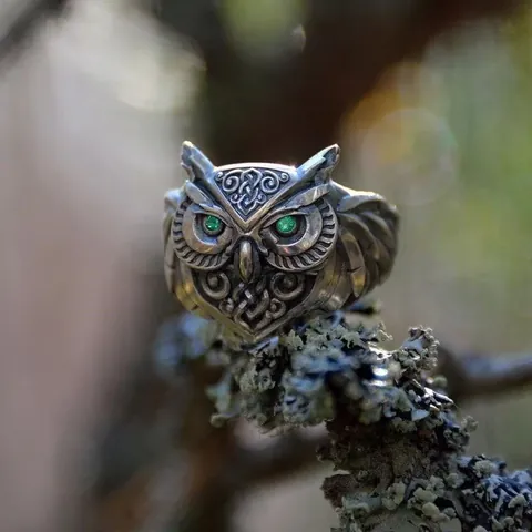 Anello Gufo in Lega Vintage Con Occhi in Pietra Verde Motivo Tribale Intagliato Gioiello di Moda Anello da Dito per Donne