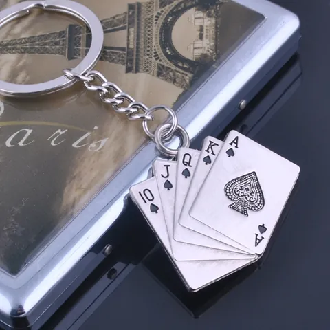 Llavero de Metal Creativo con Cartas de Póker Diseño de Escalera Real de Picas Colgante de Aleación para Llaves de Coche