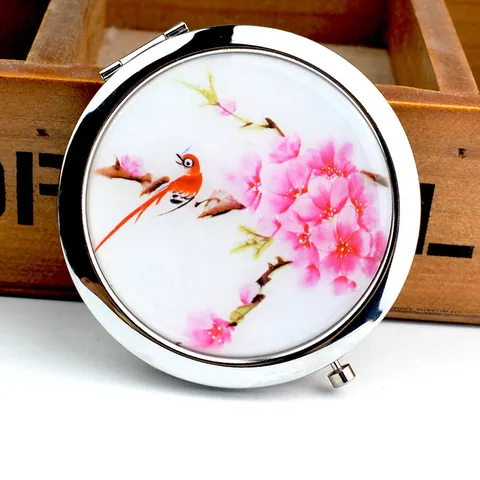 Miroir de Maquillage Pliant Double Face Portable Style Chinois Vintage Miroir de Poche en Métal Avec Motif de Fleurs de Pivoine