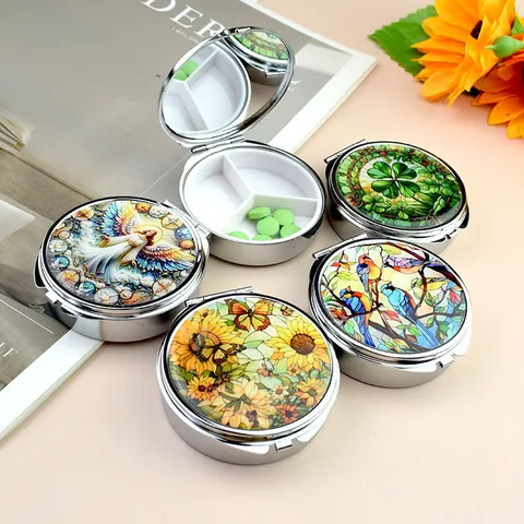 Boîte à Pilules Ronde Portable en Métal Avec Miroir Multi-Compartiments Motifs Tournesol Ange Pie Trèfle Petit Étui de Rangement Pour Médicaments Voyage