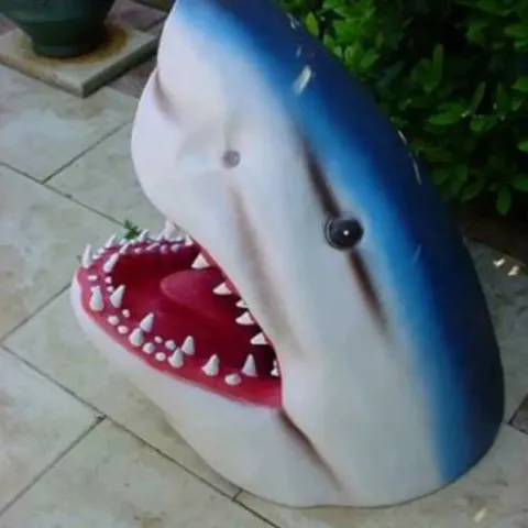 Realistic Great White Shark Statue Resin Crocodile Garden Art Outdoor Pond Decor Animal Head Sculpture Lawn Ornament Decor