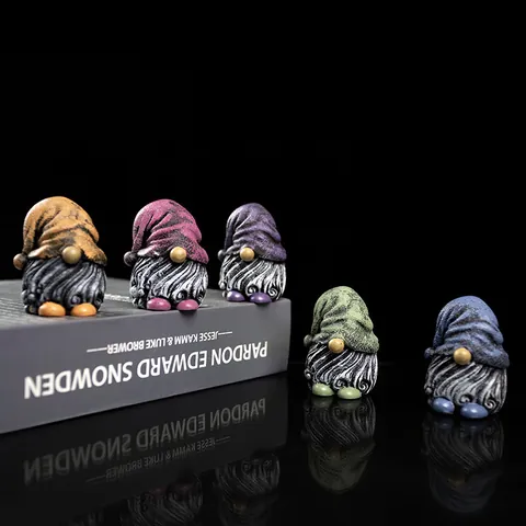 Handmade Synthetic Resin Garden Gnome Statues Outdoor Yard Yard Lawn Decor Nordic Style Gnome Figurines Christmas Gift