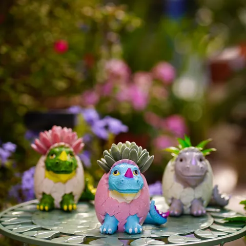 Creative Cartoon Dinosaur Egg Hatchling Pen Holder Resin Desktop Miniature Figurine Ornament For Stationery Storage Decoration
