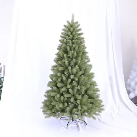Realistischer Grüner Künstlicher Weihnachtsbaum PE Material Dichte Kiefernnadeln Für Zuhause Wohnzimmer Festliche Dekoration