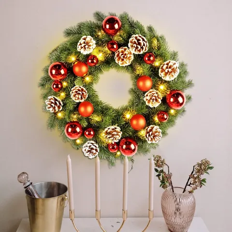 Corona de Navidad Artificial Con Bolas Rojas Piñas Luces LED Elegante Guirnalda de Pino Para Decoración de Pared y Puerta Hogar