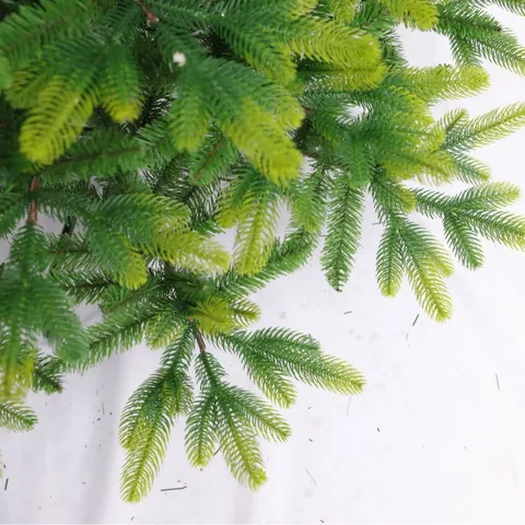 Realistic Green Artificial Christmas Tree Dense PE PVC Pine Needles With Metal Stand For Holiday Festive Home Decoration