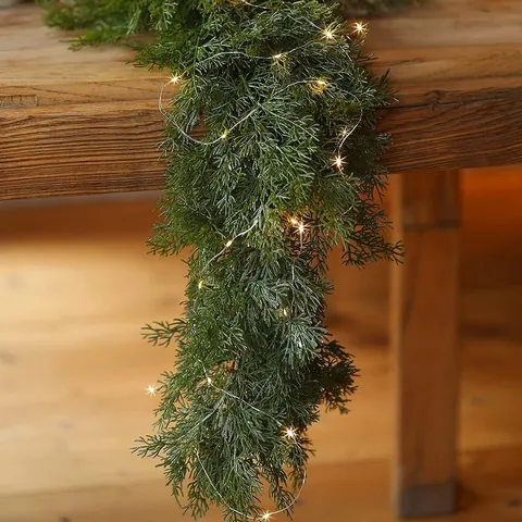 Ghirlanda di Natale Realistica in Aghi di Pino PE Luce LED Calda Neve Ghiacciata Pigna Bacca Rossa Rattan Decorativo Natalizio Flessibile