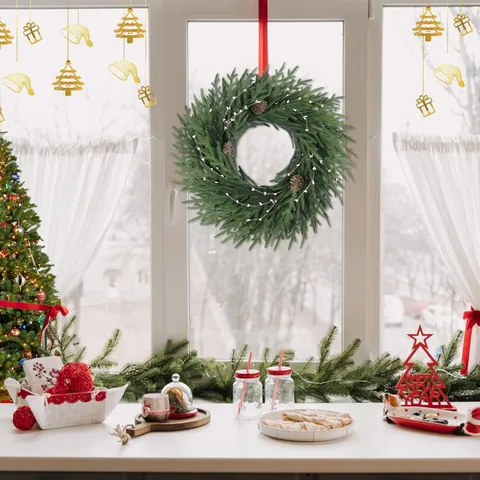 Künstlicher Norfolktanne Weihnachtskranz Mit Natürlichen Zapfen Rot Weißen Beeren Für Haustür Zuhause Feiertag Wanddekoration