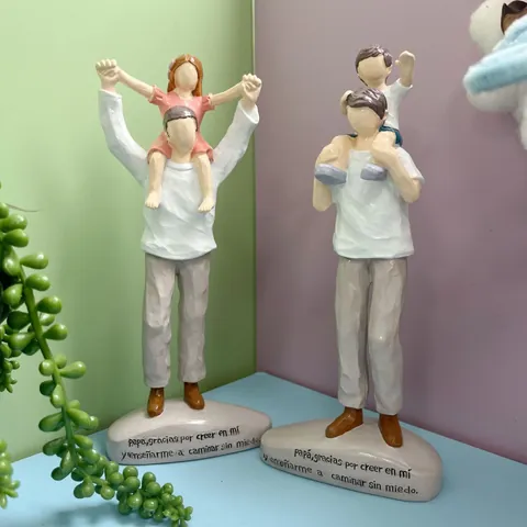 Figurine de Père Et Enfant en Résine Statue Minimaliste Sans Visage Avec Inscription Espagnole Pour Décoration Maison Cadeau Fête Des Pères