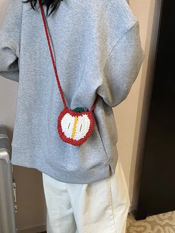 Handmade Crochet Apple Crossbody Bag For Kids Girls Knit Fruit Shaped Mini Coin Purse Small Shoulder Bag Decorative Gift