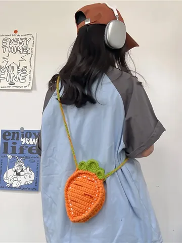 Handmade Crochet Carrot Crossbody Bag Cute Mini Woolen Yarn Woven Shoulder Purse For Kids Children Decorative Mini Bag