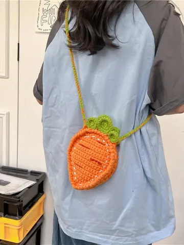 Handmade Crochet Carrot Crossbody Bag Cute Mini Woolen Yarn Woven Shoulder Purse For Kids Children Decorative Mini Bag