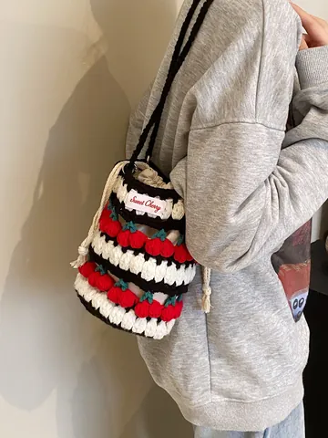 Handgehaakte Kers Emmer Tas Zoete Gebreide Trekkoord Schoudertas Kersendecor Contrastkleur Casual Handtas