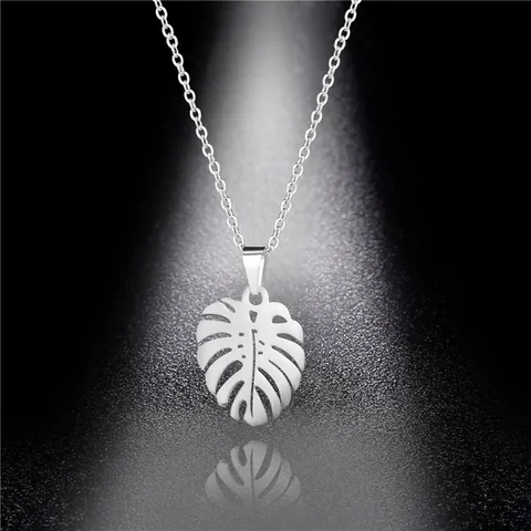 Minimalist Stainless Steel Monstera Leaf Pendant Necklace For Women Hollow Turtle Leaf Clavicle Chain Nature Jewelry Gift
