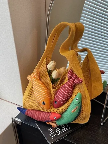 Borsa Tote in Maglia All'uncinetto Fatta a Mano Con Bambole di Pesce 3D Borsa a Tracolla Capiente per Spiaggia Donna