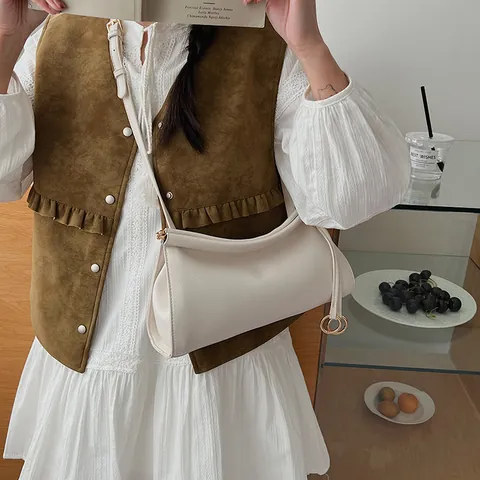 Bolso de axila de cuero PU granulado vintage para mujer Elegante bolso de hombro cruzado para conmutar con herrajes dorados Color sólido