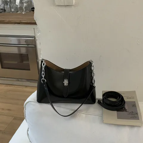 Bolso de Hombro de Axila de Cuero PU Minimalista para Mujer Moda Cierre Plateado Cadena Bolso de Bandolera