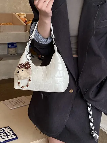 Sac sous le bras pour femmes en cuir PU motif crocodile Sac à bandoulière Hobo à la mode avec pendentif ours en peluche