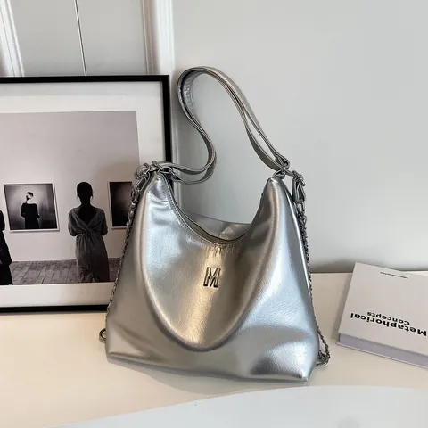 Damen Mode Hobo Schultertasche PU Leder Große Kapazität Tote Bag Mit Metallkette M Buchstaben Dekor Vintage Pendler Achseltasche