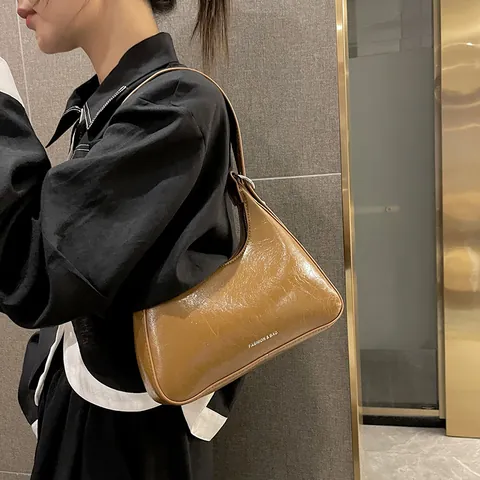 Bolso de Axila Hobo de Cuero PU Vintage Mujer Estampado de Letras Moda Media Luna Bolso de Hombro Color Sólido Bolsos Diarios