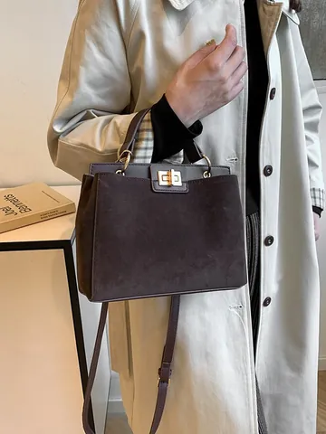 Sac à Main Trapèze Vintage en Daim et Cuir pour Femme Grande Capacité Sac à Bandoulière Avec Fermeture en Or Bandoulière Réglable