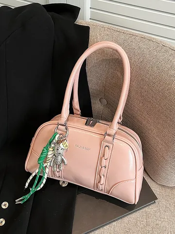 Sac Boston pour Femmes Style Coréen en Cuir PU Couleur Contrastée Sac à Bandoulière Sous le Bras Avec Pendentif Ours