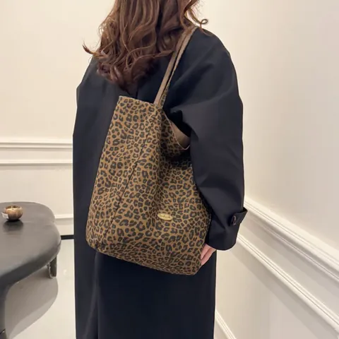 Sac Cabas en Toile Imprimé Léopard pour Femmes Grande Capacité Sac à Épaule Réversible Esthétique Vintage Sac à Provisions Pliable