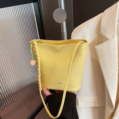 Vintage Minimalist PU Leather Bucket Bag For Women Pebbled Texture Crossbody Shoulder Bag With Wood Bead Pendant