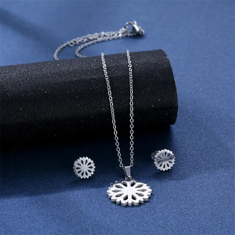 Hollow Flower 304 Stainless Steel Necklace And Stud Earrings For Women Sunflower Snowflake Design Silver Daily Jewelry