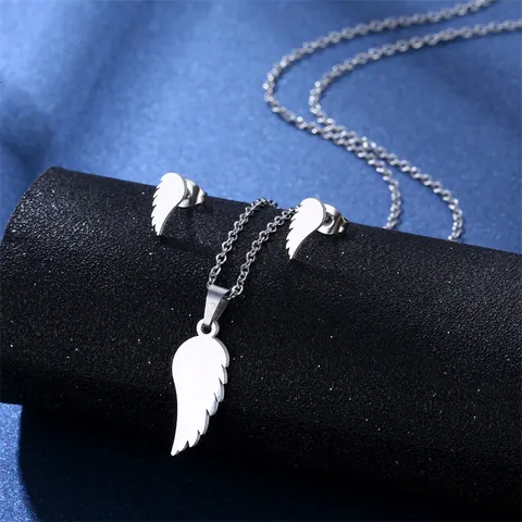 304 Edelstahl Engelsflügel Schmuckset Für Damen Polierte Feder Anhänger Halskette Und Passende Ohrstecker Silber