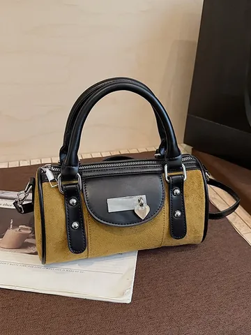 Bolso Boston Retro de Gamuza y Cuero PU para Mujer Color Contraste Cilíndrico Bolso de Hombro Con Amuleto de Corazón Remache