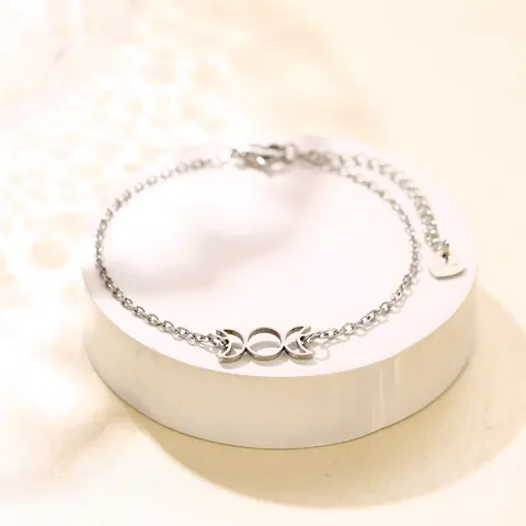 Bracciale Amuleto Dea della Triplice Luna in Acciaio Inossidabile per Donna Nodo Celtico Catena Regolabile Con Pendente a Cuore Gioielli