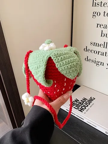 Borsa a Tracolla a Forma di Fragola All'uncinetto Fatta a Mano per Donna Simpatica Mini Borsa a Spalla Lavorata a Maglia
