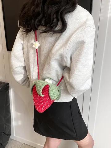 Borsa a Tracolla a Forma di Fragola All'uncinetto Fatta a Mano per Donna Simpatica Mini Borsa a Spalla Lavorata a Maglia