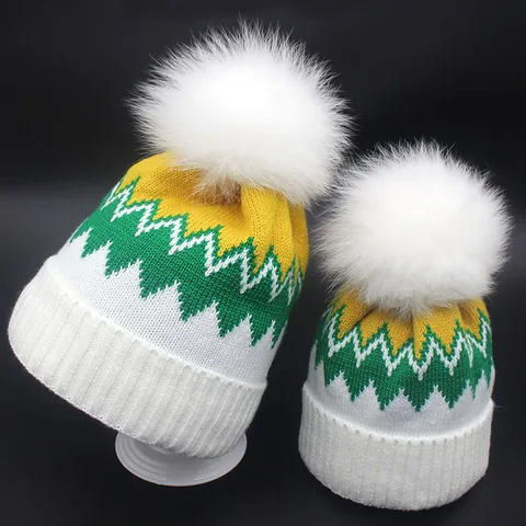 Bunte Zickzack Gestreifte Strickmütze Mit Großem Weißem Kunstfell Pompon Warme Wintermütze Für Damen Kinder Outdoor