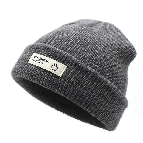 Einfarbig Acryl Strickmütze Beanie Mit Smiley Buchstaben Stoffetikett Für Damen Herren Herbst Winter Warm Lässig Umschlag Mütze