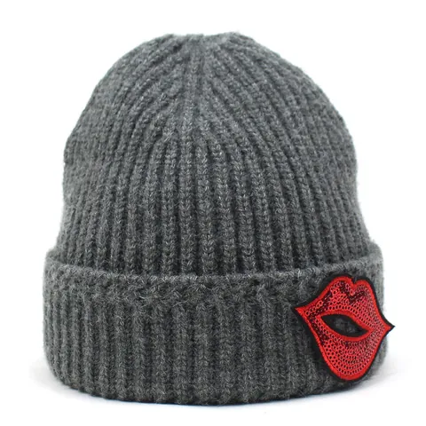 Berretto Invernale da Donna a Maglia con Toppa Ricamata Labbra Rosse Paillettes Risvolto Caldo Skull Cap Accessorio Streetwear