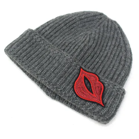 Berretto Invernale da Donna a Maglia con Toppa Ricamata Labbra Rosse Paillettes Risvolto Caldo Skull Cap Accessorio Streetwear