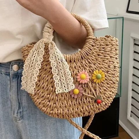 Borsa a Mano in Paglia da Donna Con Fiocco in Pizzo Fiore all'Uncinetto Semicerchio Mare Estate Tracolla Beige Cachi
