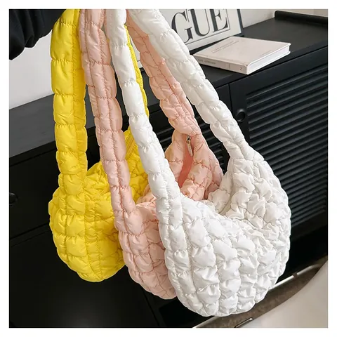 Women Quilted Cloud Shoulder Bag Large Capacity Puffer Hobo Bag Lightweight Nylon Pleated Bubble Handbag Daily Casual Style