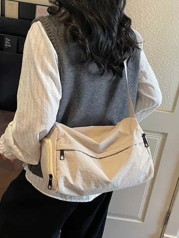 Sac Bandoulière en Tissu Lavé de Grande Capacité pour Femmes Mode Décontractée Forme d'Oreiller Sac de Voyage avec Fermeture Éclair
