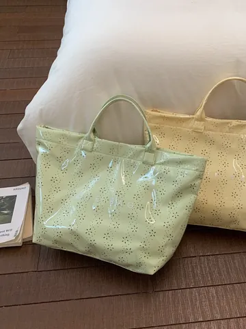Γυναικεία Αδιάβροχη Τσάντα Tote από PVC Μεγάλη Χωρητικότητα Laser Cut Floral Σχέδιο Γλυκιά Τσάντα Jelly για Παραλία