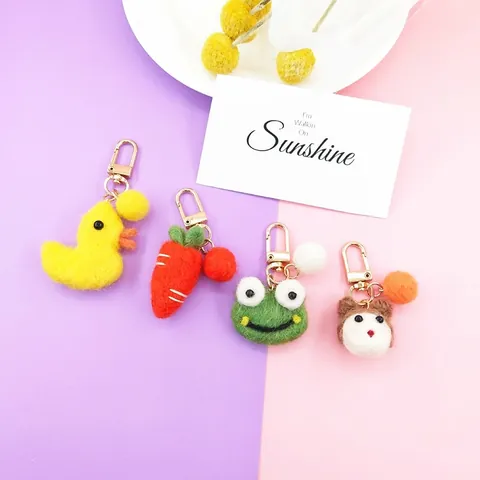Süßer Handgefertigter Wollfilz Schlüsselanhänger Tier Frucht Karotte Frosch Ente Anhänger Tasche Charme Auto Schlüsselring Deko Damen