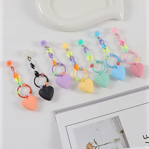 Simpatico Portachiavi a Cuore in Resina Con Perline a Faccina Sorridente E Catena di Plastica Colorata Ciondolo per Borsa Stile Macaron Regalo per Ragazze Donne