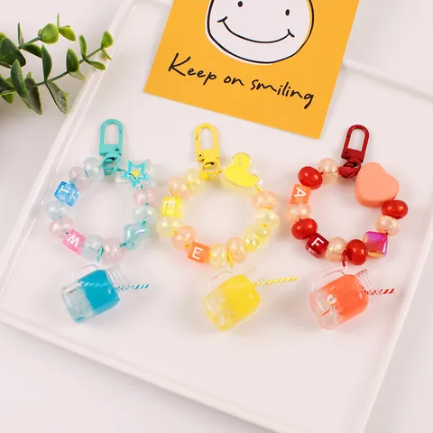 Porte-clés en Perles Coupe de Fruits avec Paille Été Dessin Animé Cœur Bouteille Charme Résine Perle Sac Bijou de Téléphone
