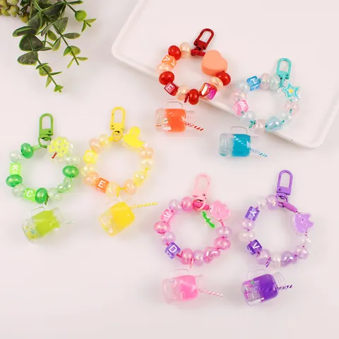 Porte-clés en Perles Coupe de Fruits avec Paille Été Dessin Animé Cœur Bouteille Charme Résine Perle Sac Bijou de Téléphone