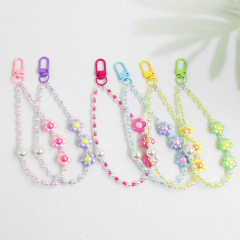 Llavero de Cuentas de Flores Dulces Con Dijes de Perlas de Imitación Acrílico Color Macarrón Adorno para Bolso y Teléfono Joyería de Mujer